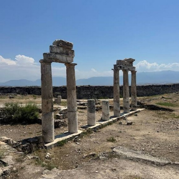 Pamukkale Và Thành Cổ Hierapolis Đi Chung Thế Nào? Lộ Trình Và Lưu Ý
