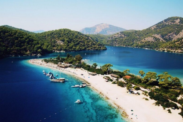 Biển Bodrum Khác Antalya Thế Nào? So Sánh Hai Điểm Nghỉ Dưỡng Biển