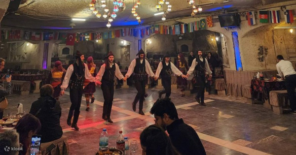 Đêm Văn Hóa Thổ (Turkish Night) Ở Cappadocia Có Gì? Múa Bụng Và Tiệc Tối