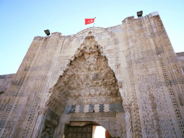 Con Đường Tơ Lụa Qua Thổ Nhĩ Kỳ Và Lữ Quán Sultanhani Có Gì Đặc Biệt?