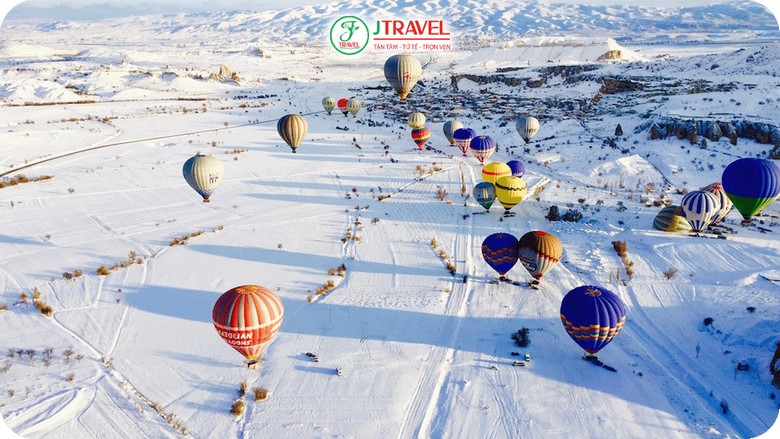 Cappadocia phủ tuyết trắng vào mùa đông