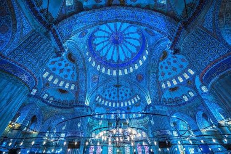 Gạch men xanh ngọc lam bên trong Thánh đường Xanh Yeşil Cami