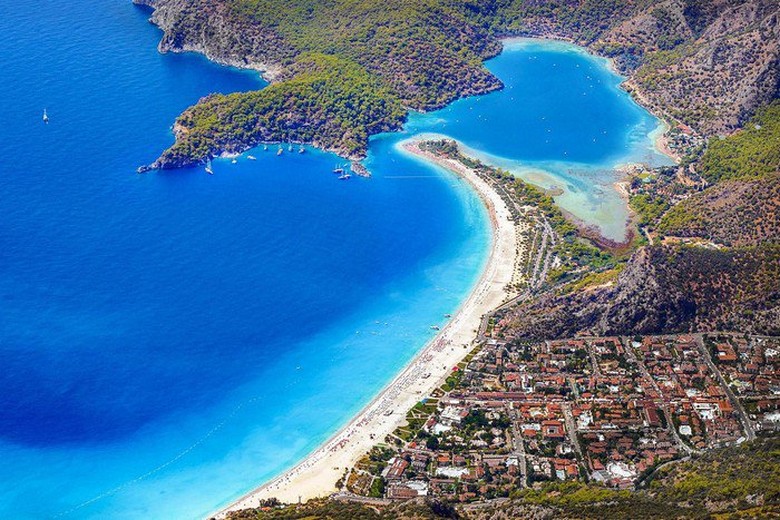 Ghép cảnh Antalya, Bodrum và Oludeniz đại diện cho bờ biển phía Nam Thổ Nhĩ Kỳ