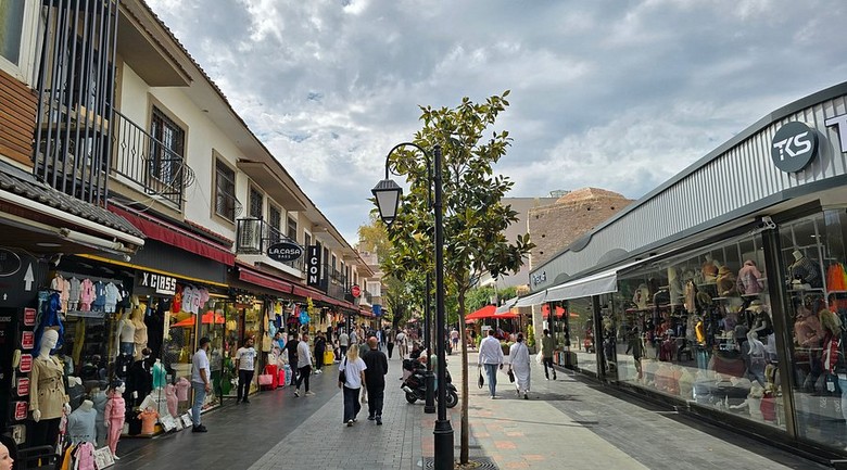 Khu phố cổ Kaleiçi Kusadasi với những con phố nhỏ truyền thống