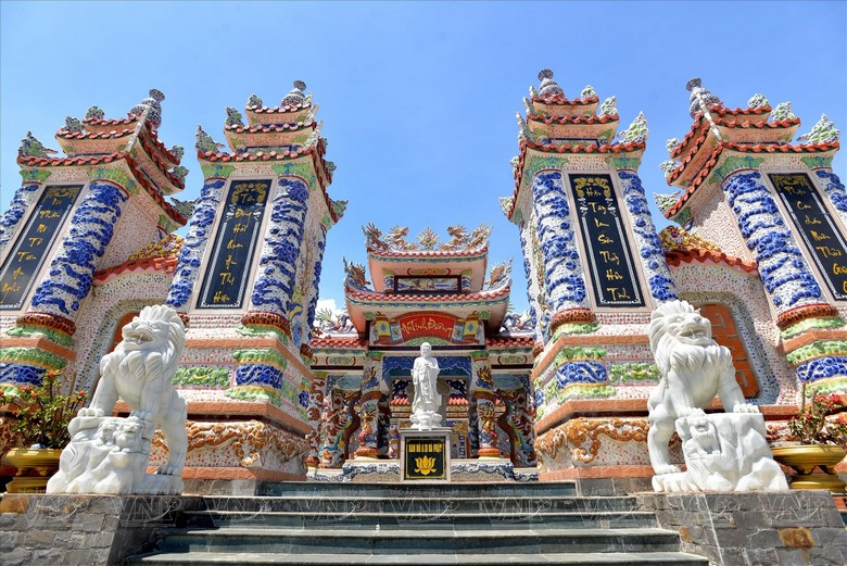 Lăng mộ Osman Gazi và Orhan Gazi trong khu thành cổ Tophane