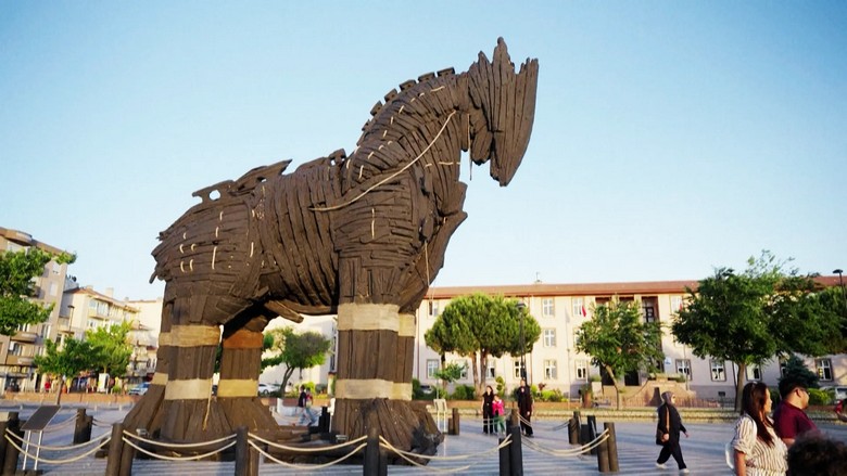 Mô hình ngựa gỗ khổng lồ trên bờ biển Çanakkale