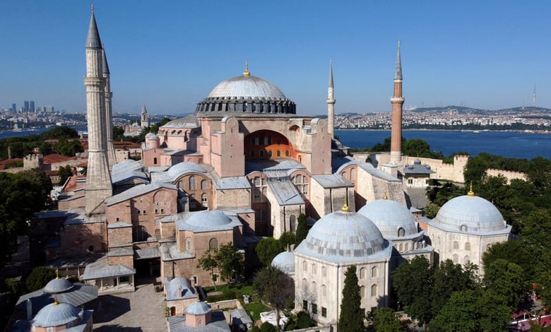 Nhà thờ Hagia Sophia biểu tượng cho sự chuyển giao giữa hai thời kỳ Byzantine và Ottoman