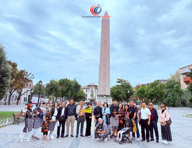 Đoàn tháng 9/2026 tại Hippodrome, cách bể ngầm vài phút đi bộ