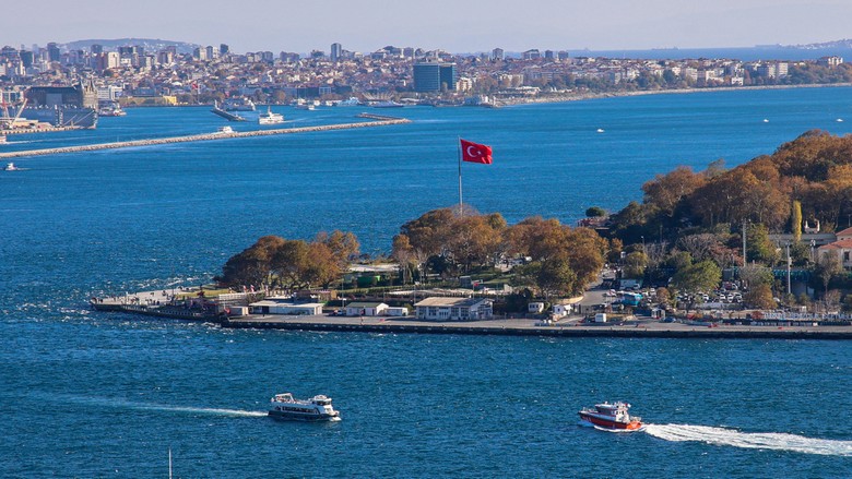 Toàn cảnh Istanbul hai bên bờ eo biển Bosphorus nối châu Á và châu Âu
