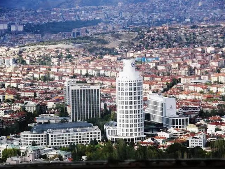 Trung tâm thành phố Ankara hiện đại với các tòa nhà chính phủ