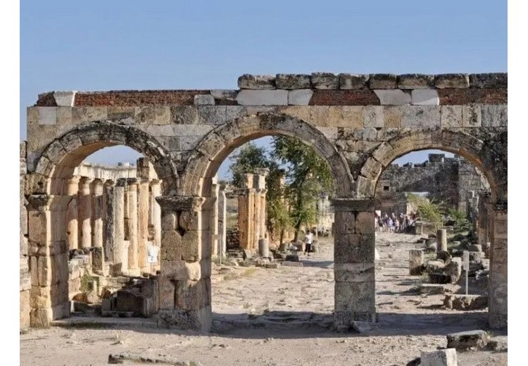Cổng Nam khu Pamukkale – Hierapolis