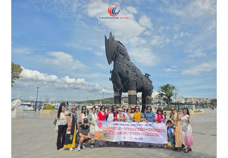 Đoàn tháng 9/2026 tại ngựa gỗ thành Troy