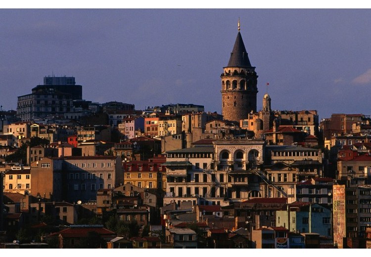 Hoàng hôn trên phố cổ nhìn từ ban công tháp Galata