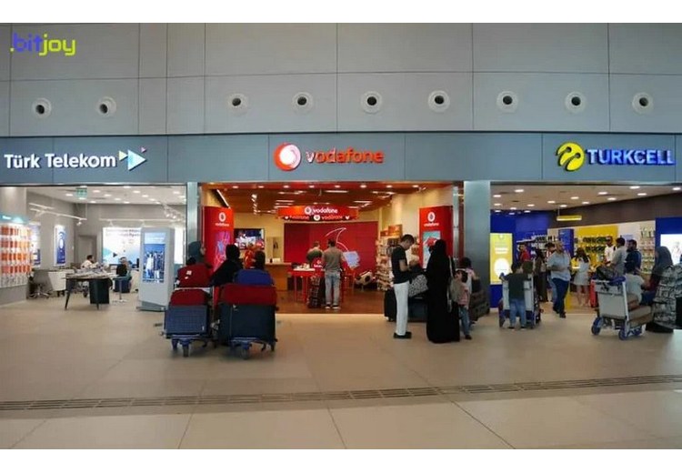 Quầy SIM du lịch tại khu vực đến của sân bay Istanbul